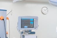 现代心率监测仪在无菌医院环境中展示了医疗技术