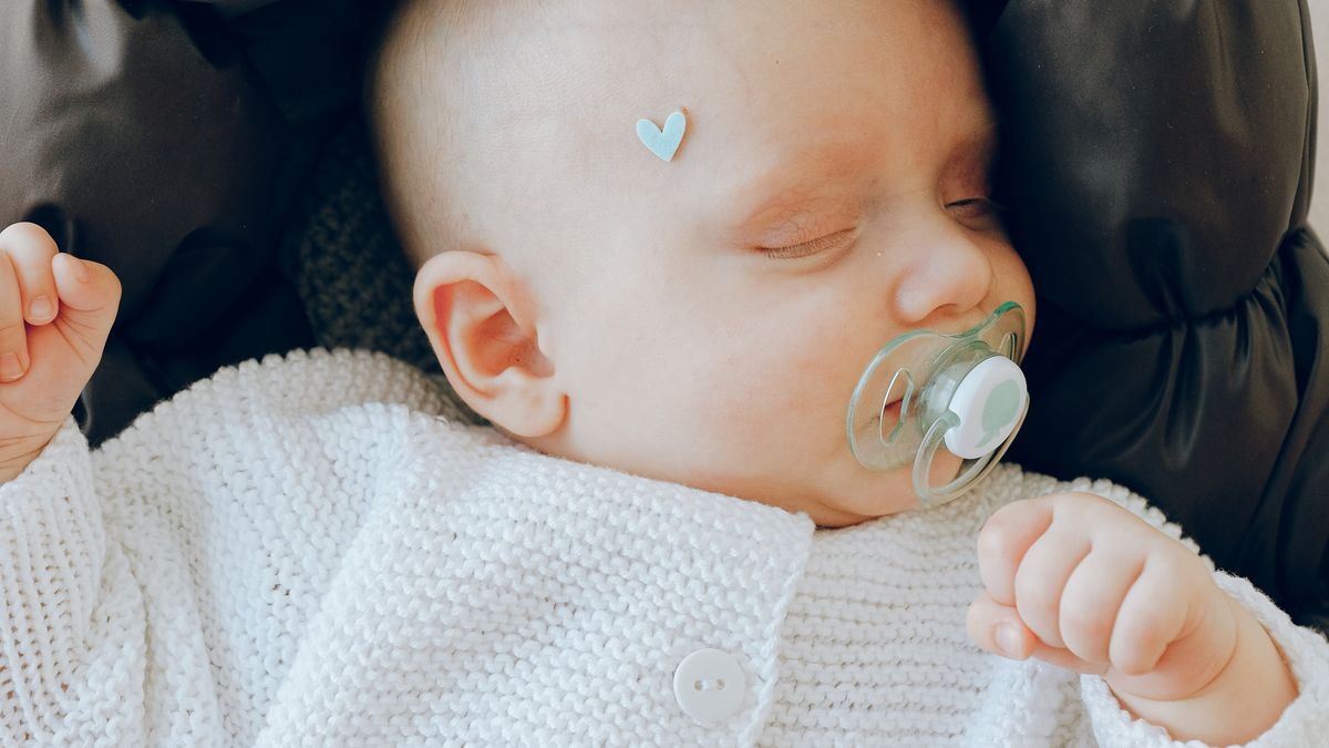 Sieste bébé en vacances rythme perturbé