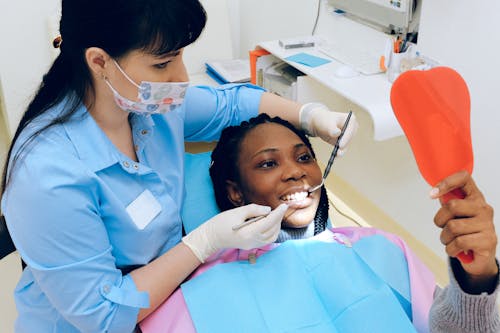 免费 牙科检查的女人 素材图片