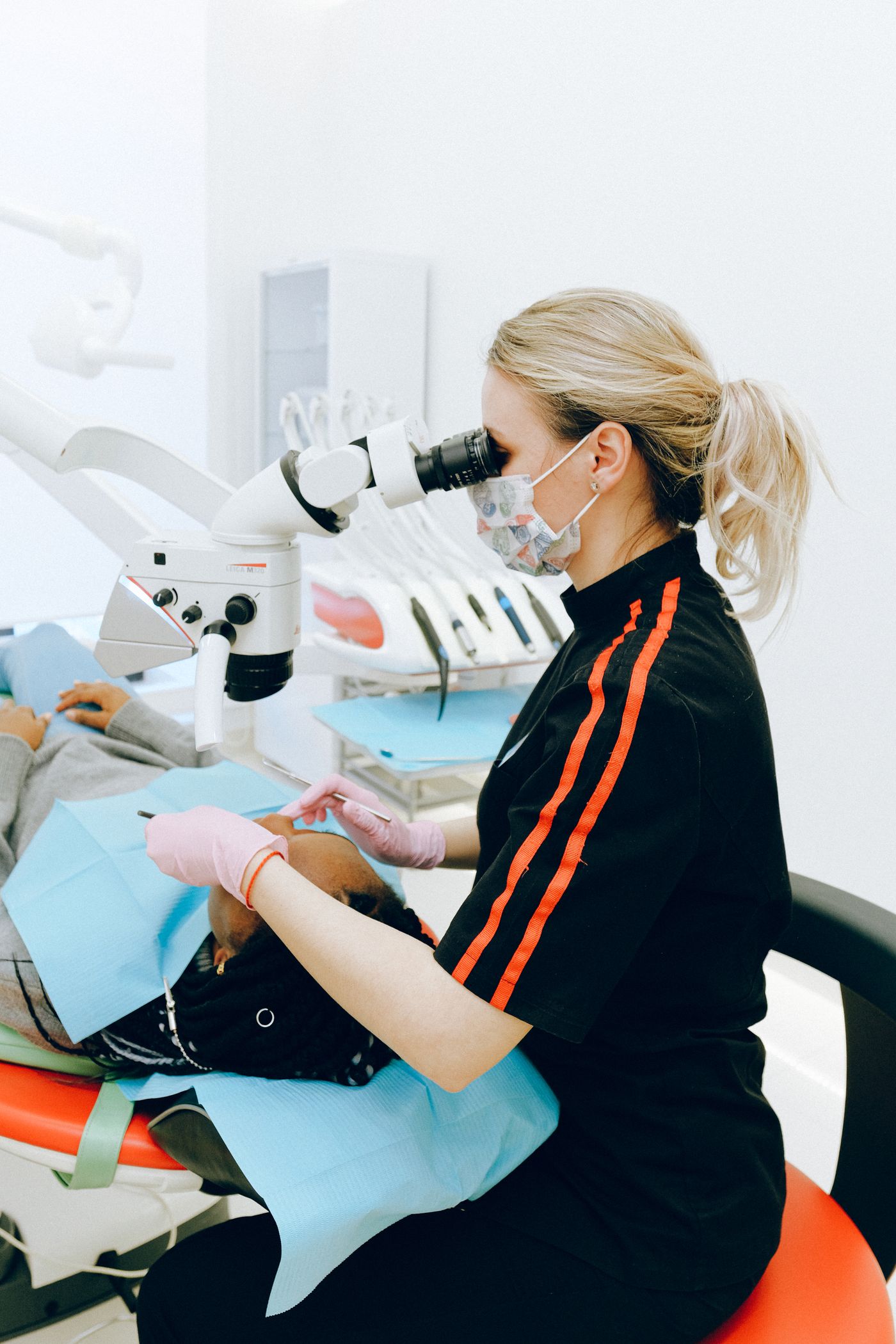 Consulta dental luminosa