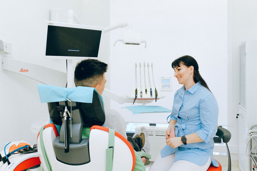 Recepción luminosa de una clínica dental