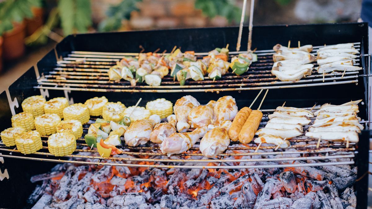 Les accords mets-vins AOC avec les plats de barbecue : lété 2026 en saveurs - illustration