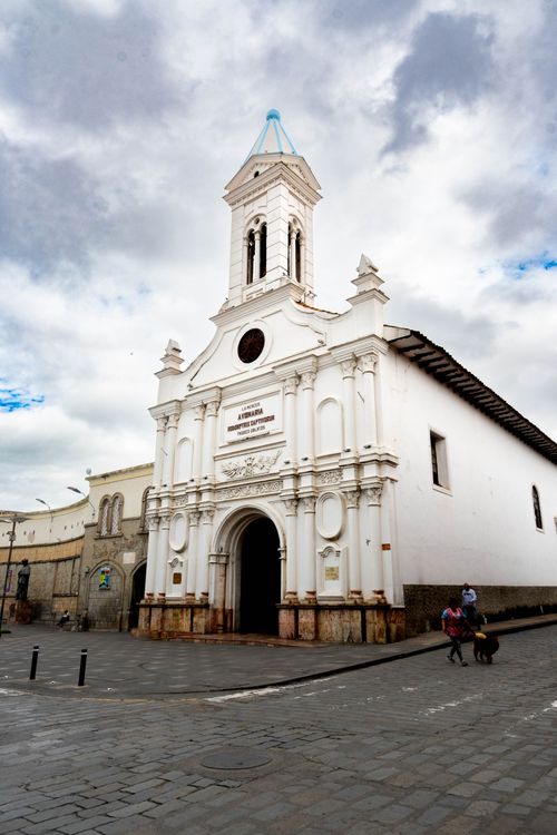 Free A beautiful historic church with classic architecture in Cuenca, Ecuador, showcasing its grandeur. Stock Photo