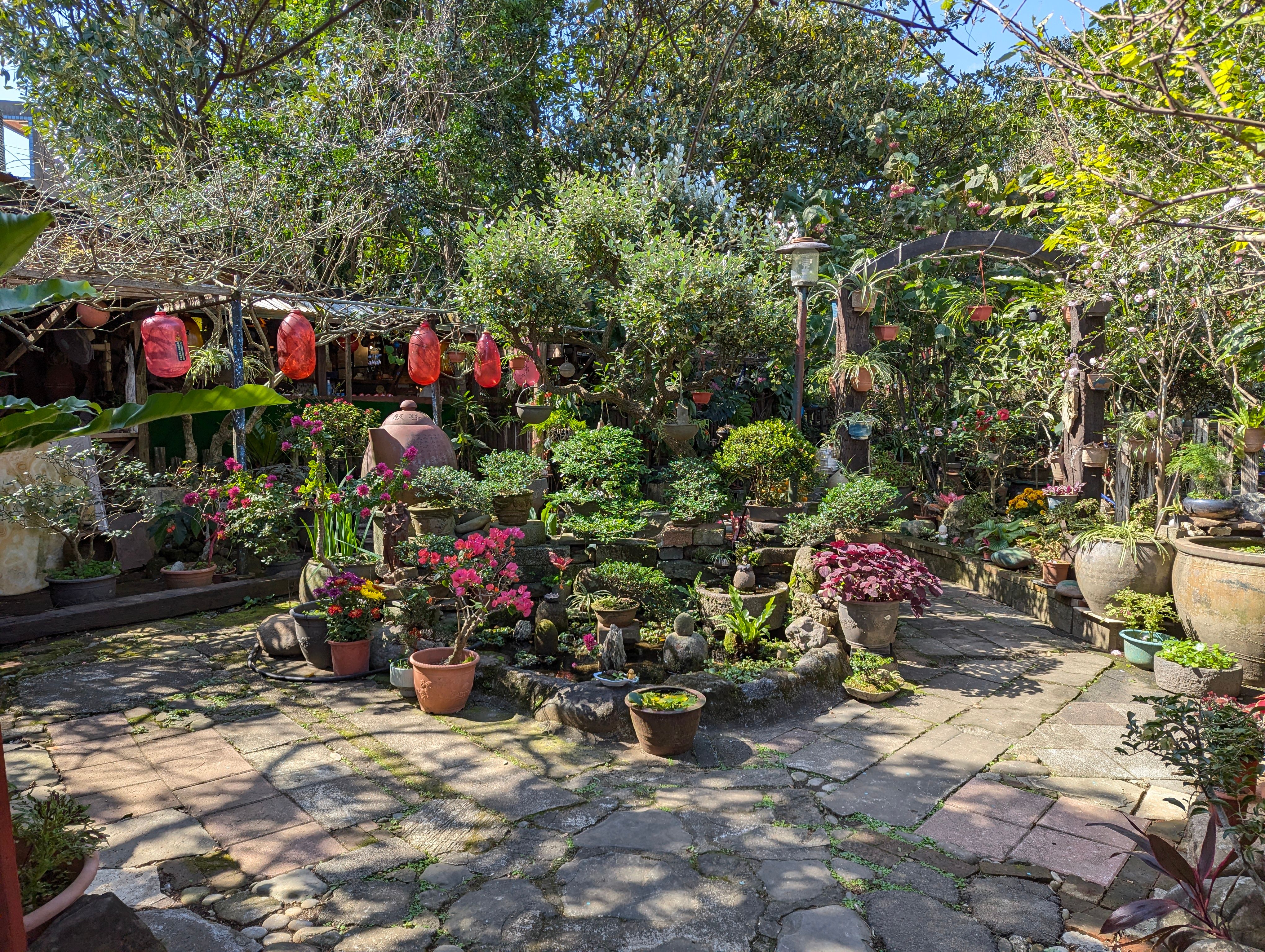 Why Your Garden Always Looks 'Messy' (And What Actually Works for Effortless, Year-Round Beauty)