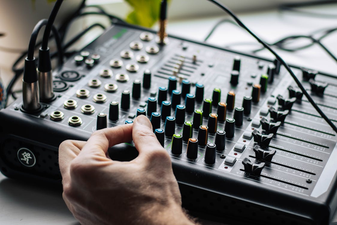 Hand and Sound Mixer