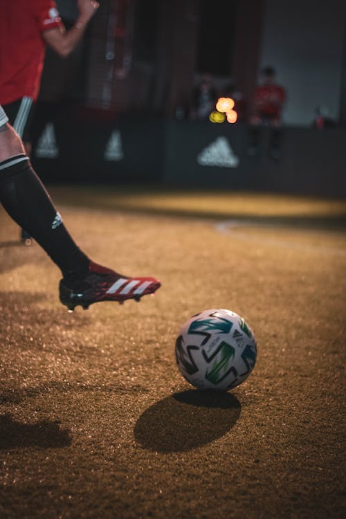 Základová fotografie zdarma na téma adidas, fotbal, fotbalista