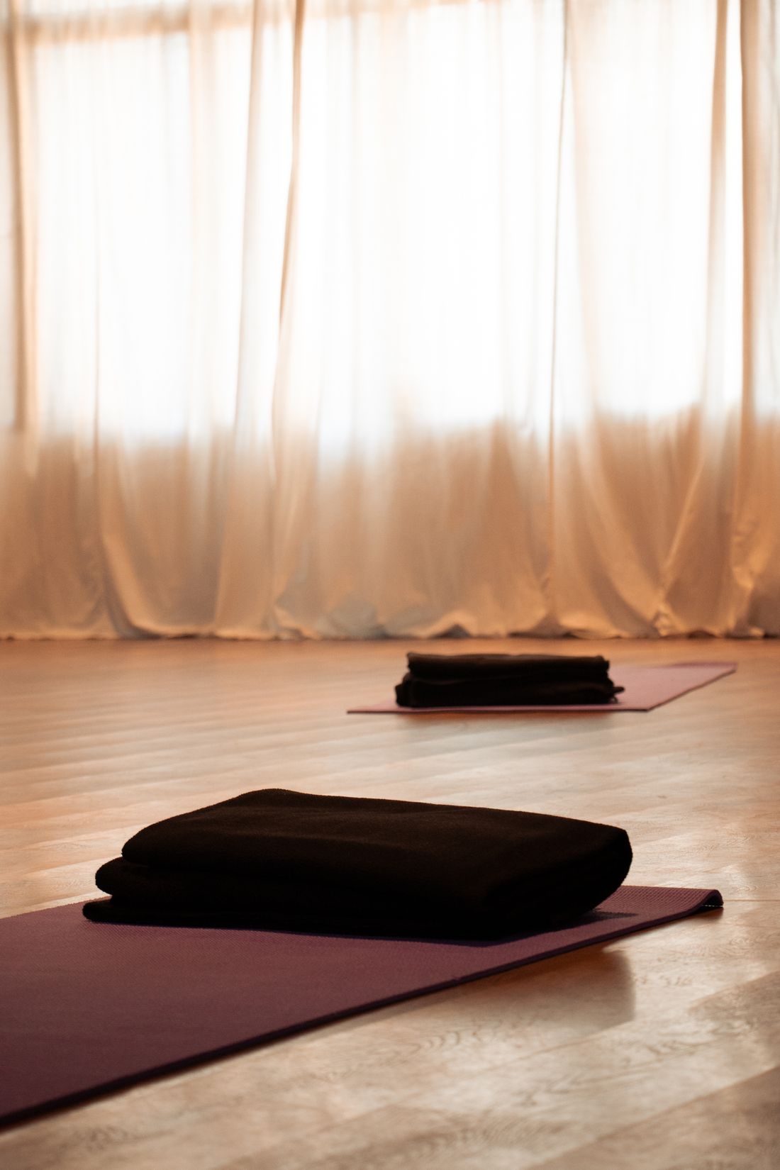 A slow morning flow to wake the body