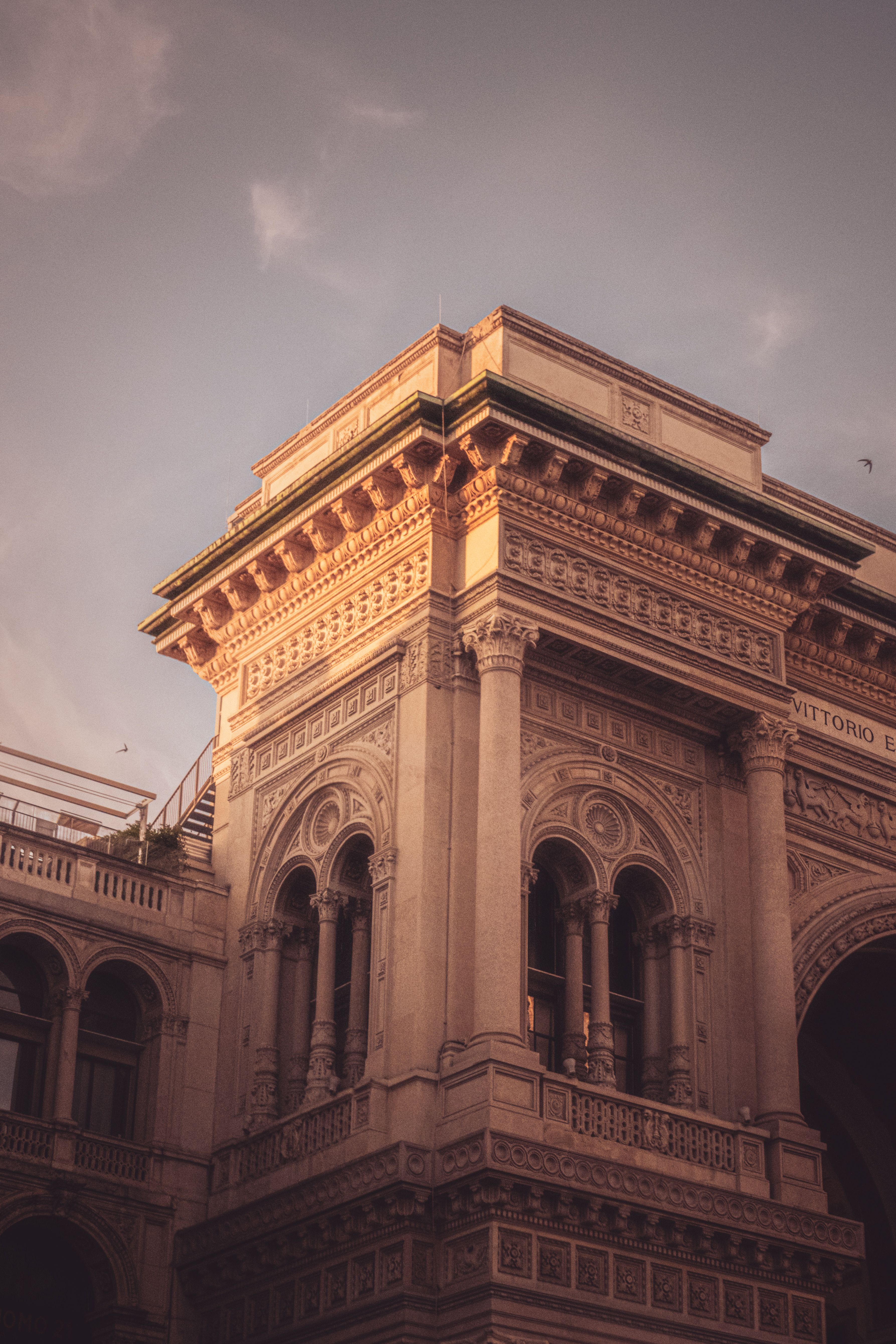 Architettura milanese all'alba
