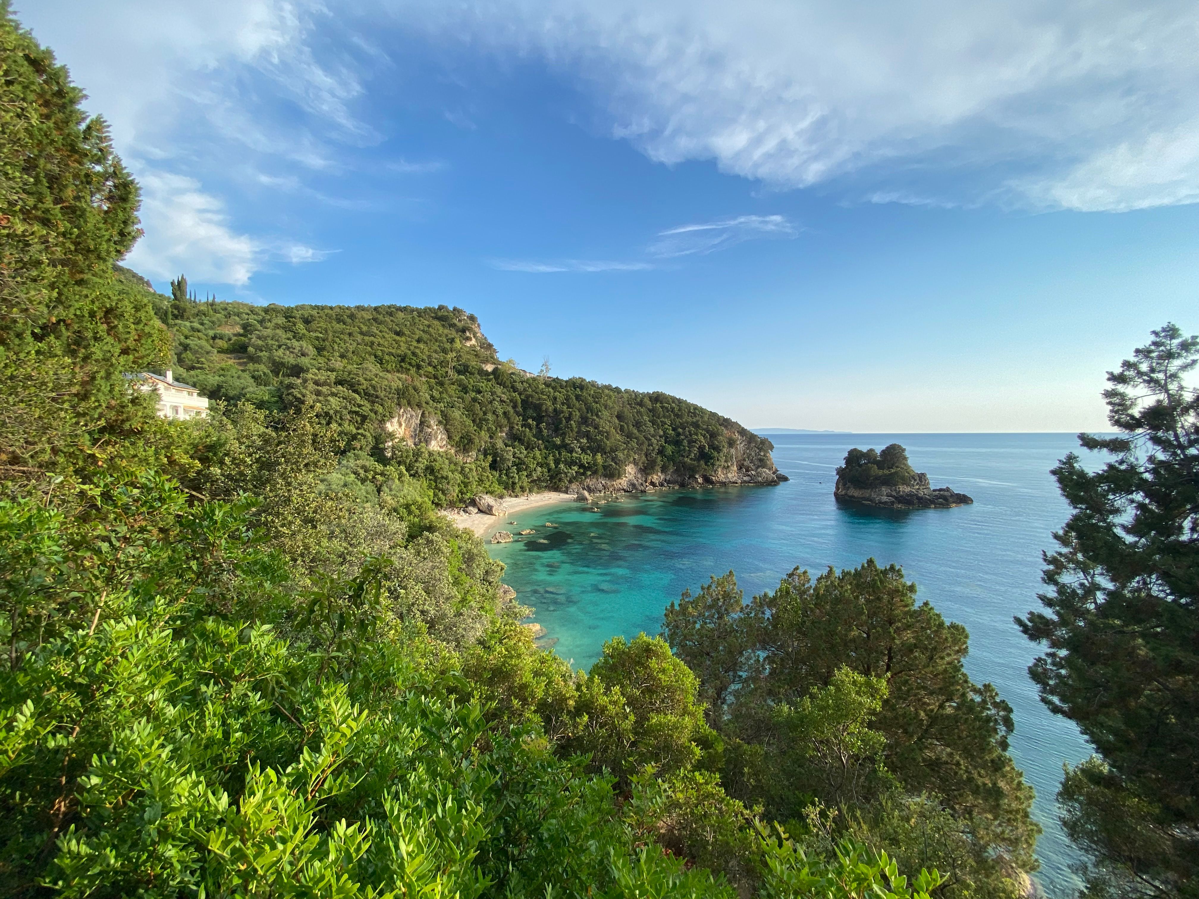 Corfu: ghid de plaje și obiective pentru insula verde a Greciei