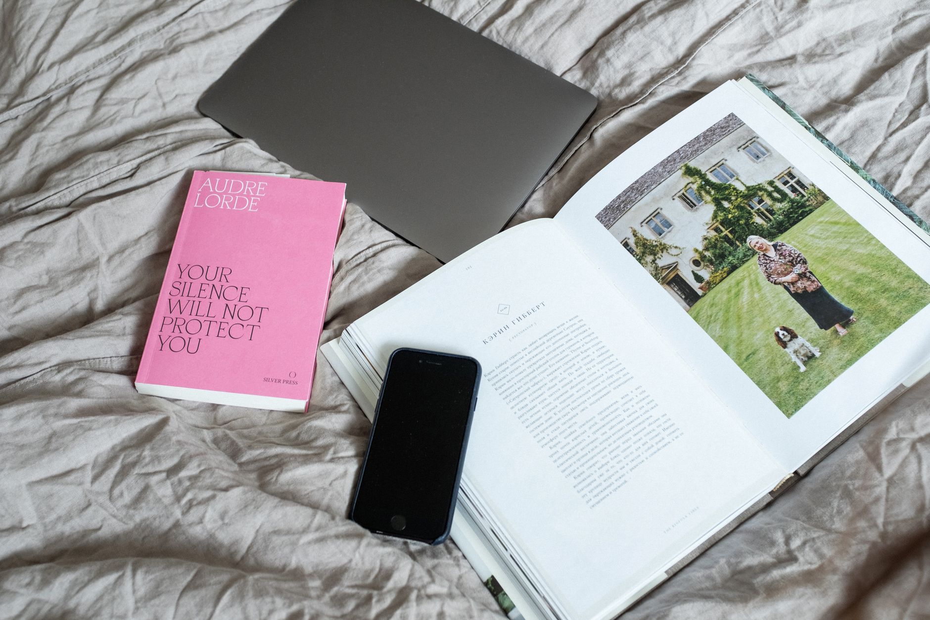 House of Lords Backs Blanket Smartphone Ban in English Schools During School Hours