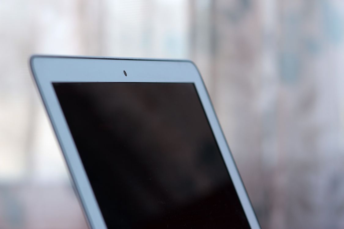 White Tablet Computer Turned Off · Free Stock Photo