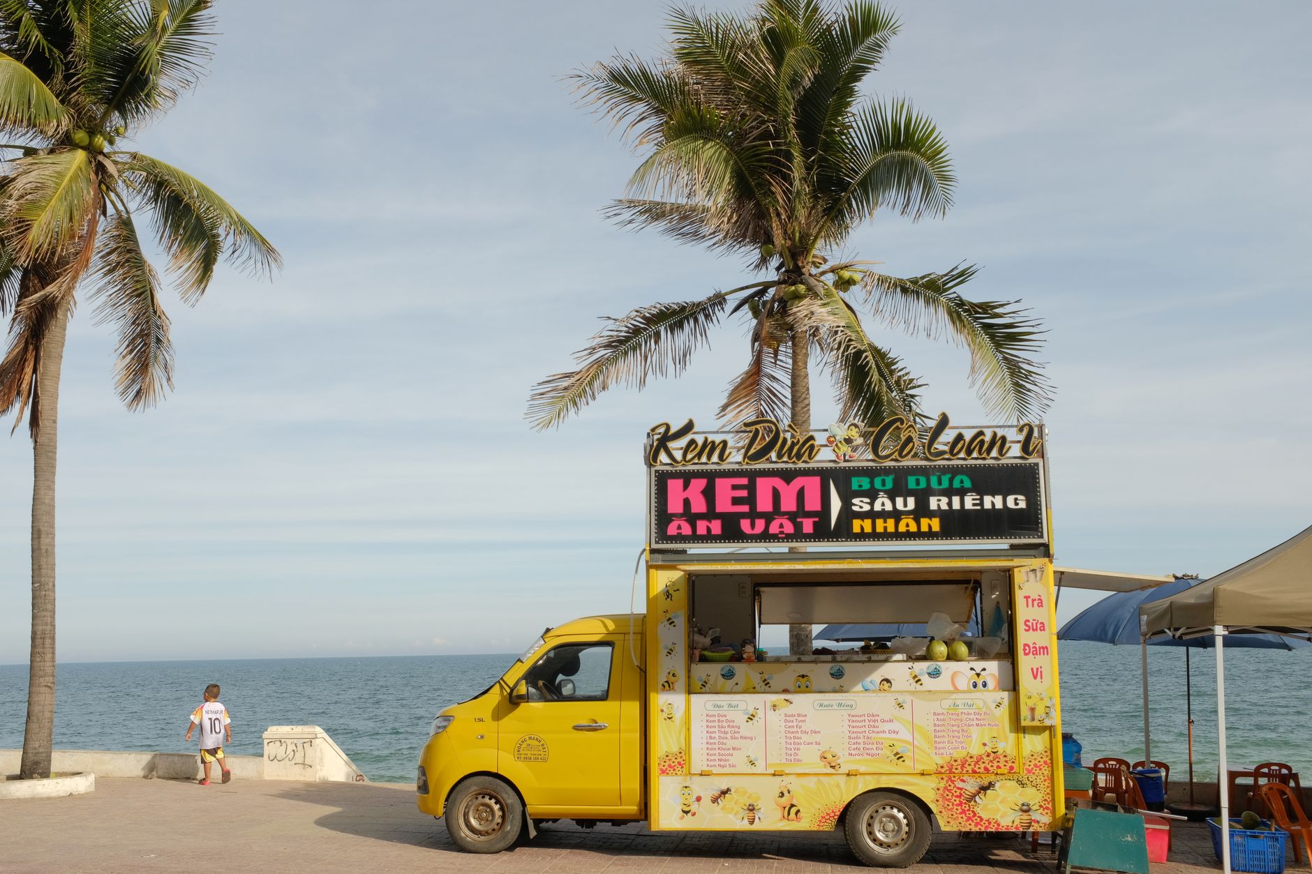 Phân tích thị trường FMCG: Snack, đồ uống, bánh kẹo Việt Nam 2026 - Xu hướng mới, cơ hội và thách thức