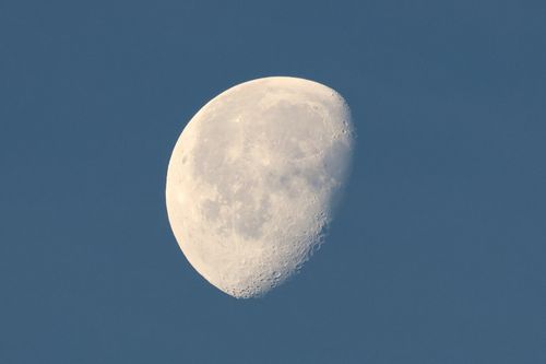Free Captivating shot of the waning gibbous moon during daytime in Dartford, UK. Stock Photo