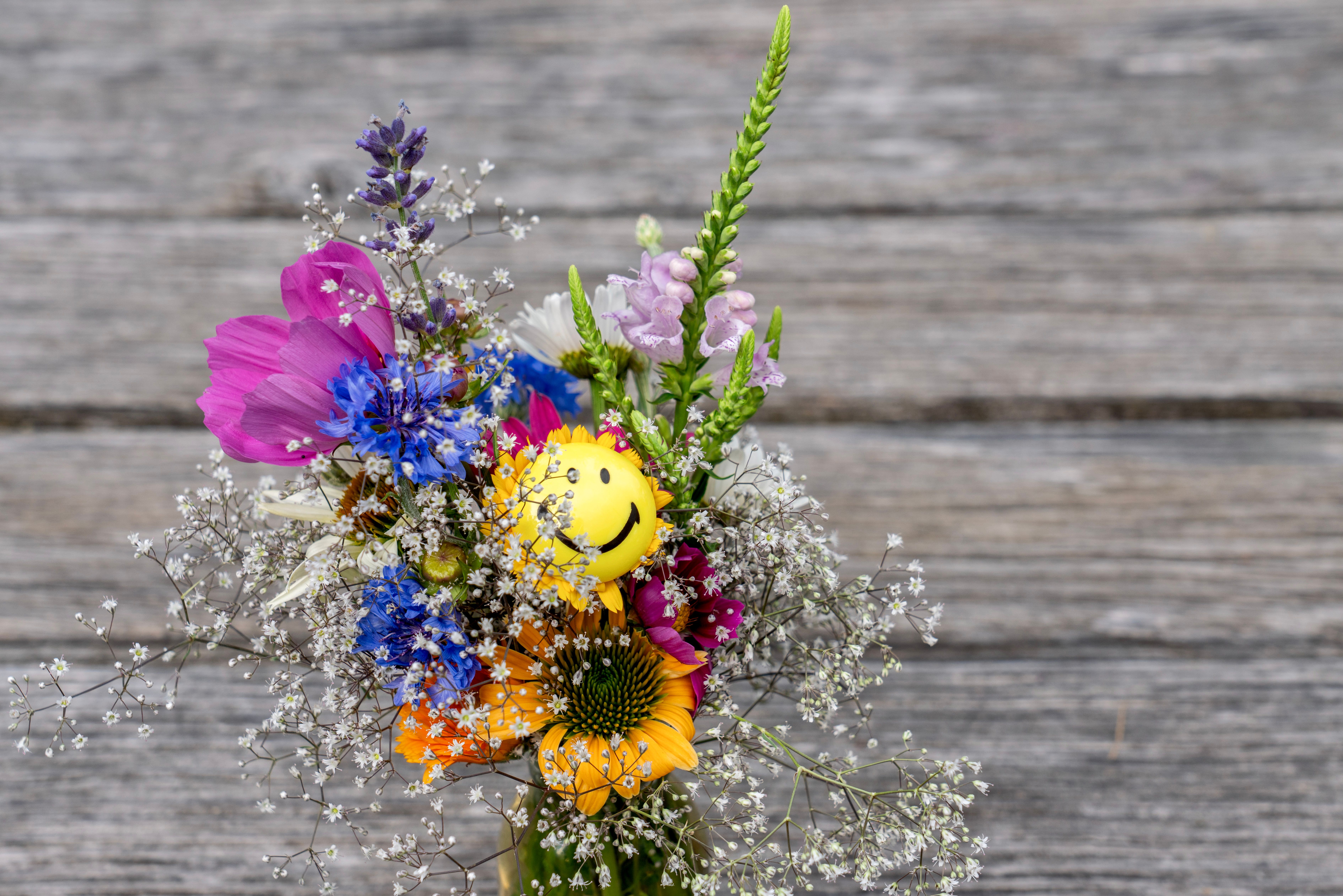 Colorful mixed flower arrangement
