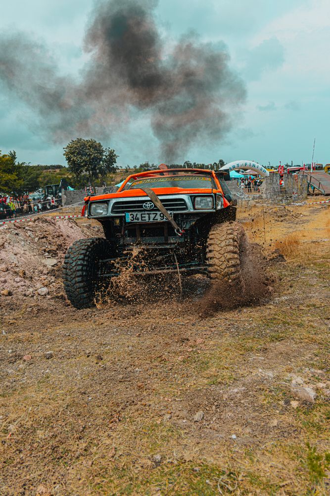 Car Bouncing Photos, Download The BEST Free Car Bouncing Stock Photos ...