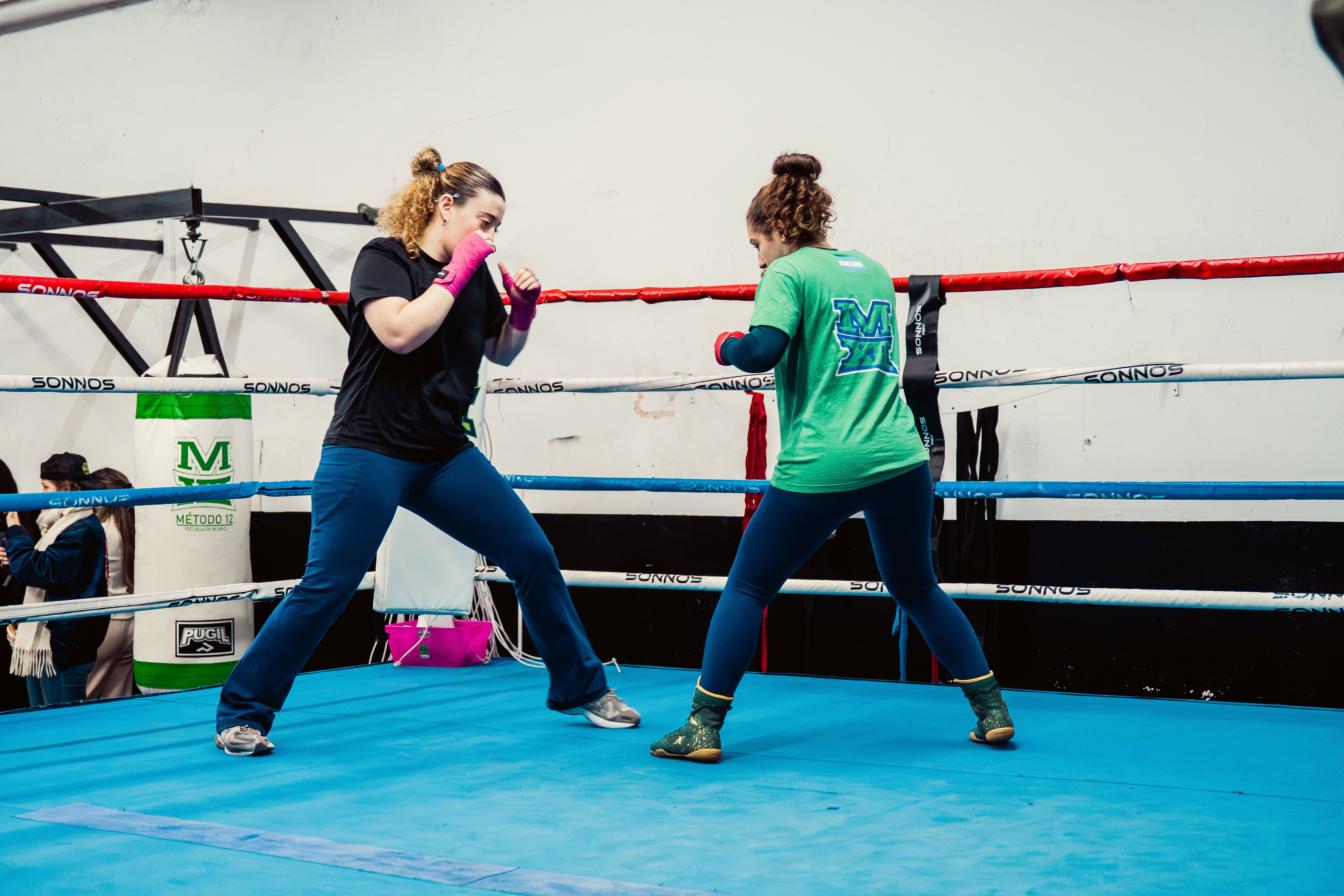 Belper — professional packers wrapping and boxing belongings