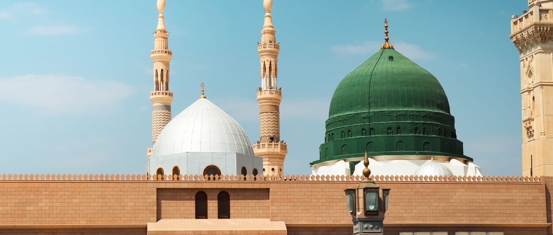 Nusuk app and Rawdah permit: how to book, step by step: Saudi Arabia travel scene illustrating this guide