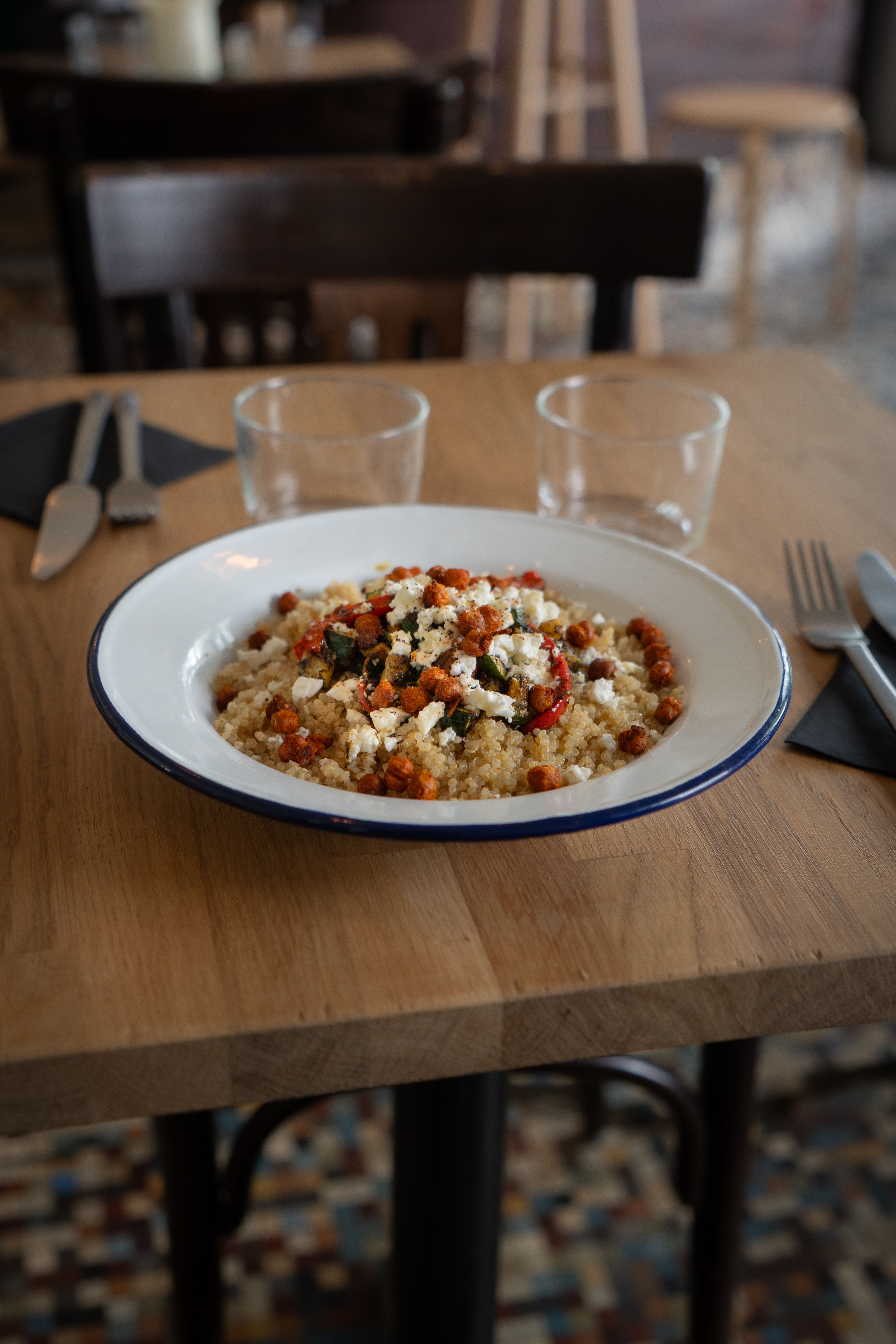 cooking quinoa pot kitchen