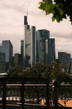 Skyline & Turm – Malerisches architektonisches Motiv