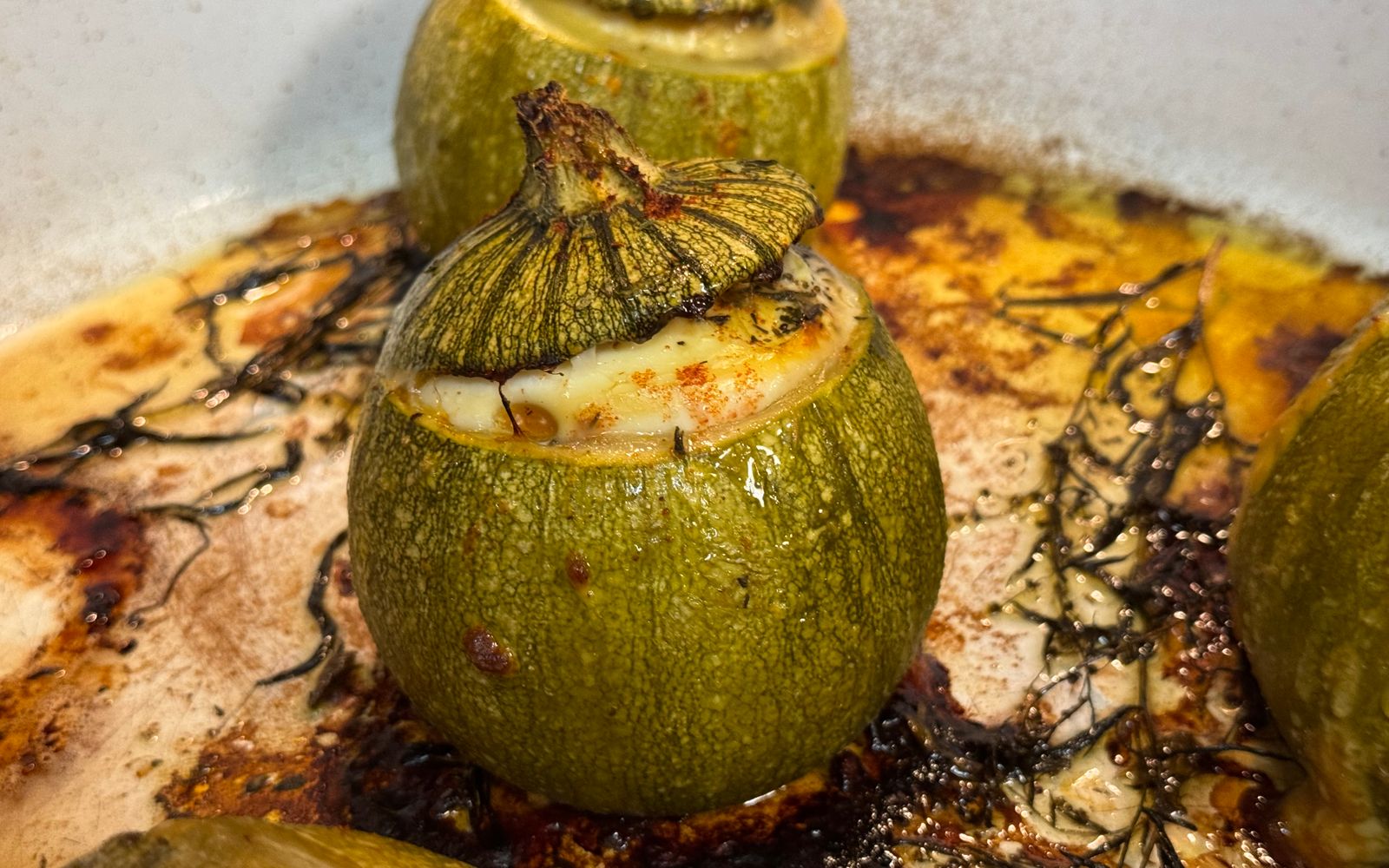Foto de Abobrinha recheada com carne e arroz branco