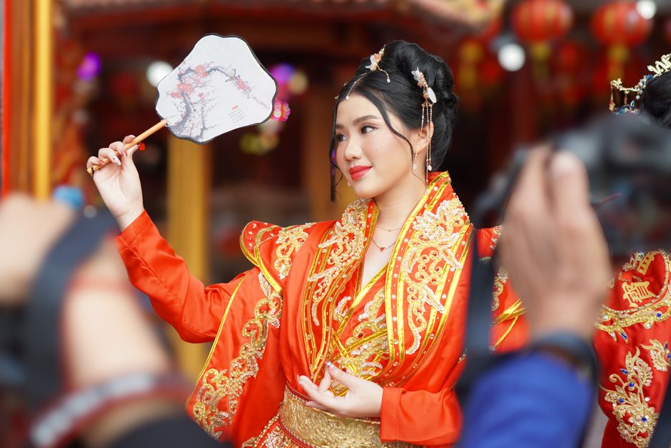 Trang điểm chụp ảnh kỷ yếu cho người lớn tuổi tại Hà Nội