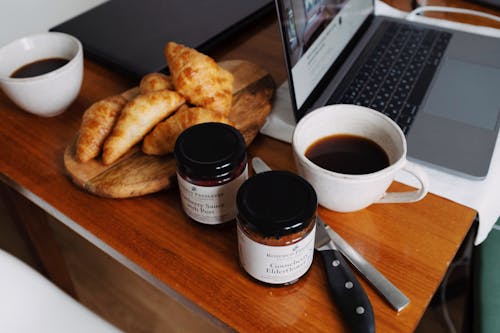 Croissants And Jams 