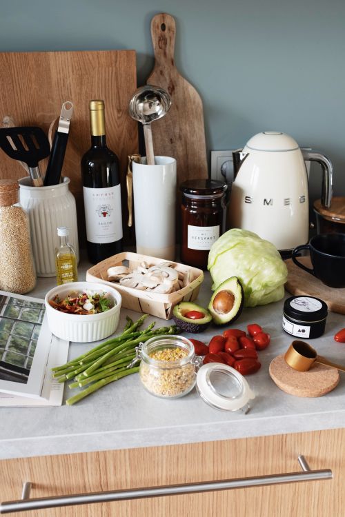 Meal Kits vs Grocery Shopping in 2026: Which Actually Costs Less?