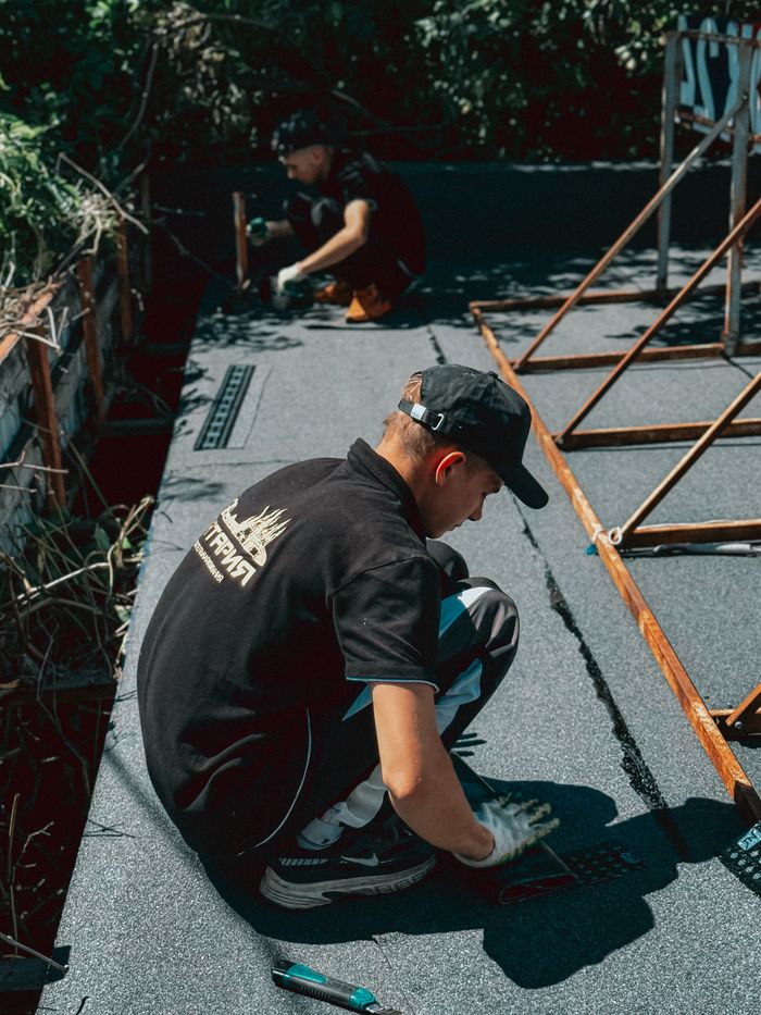 Flat roof membrane installation