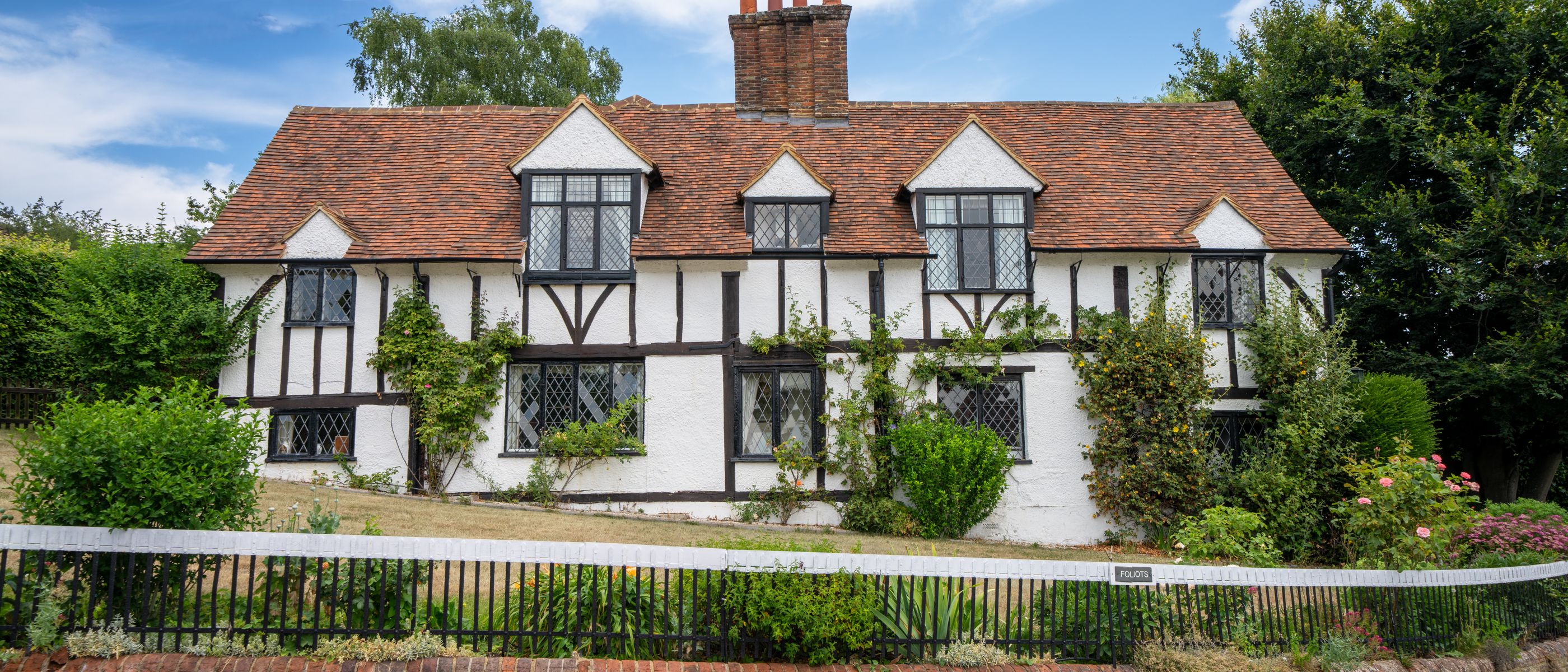 Plastering and Skimming in Selhurst — a freshly painted, spotless finish