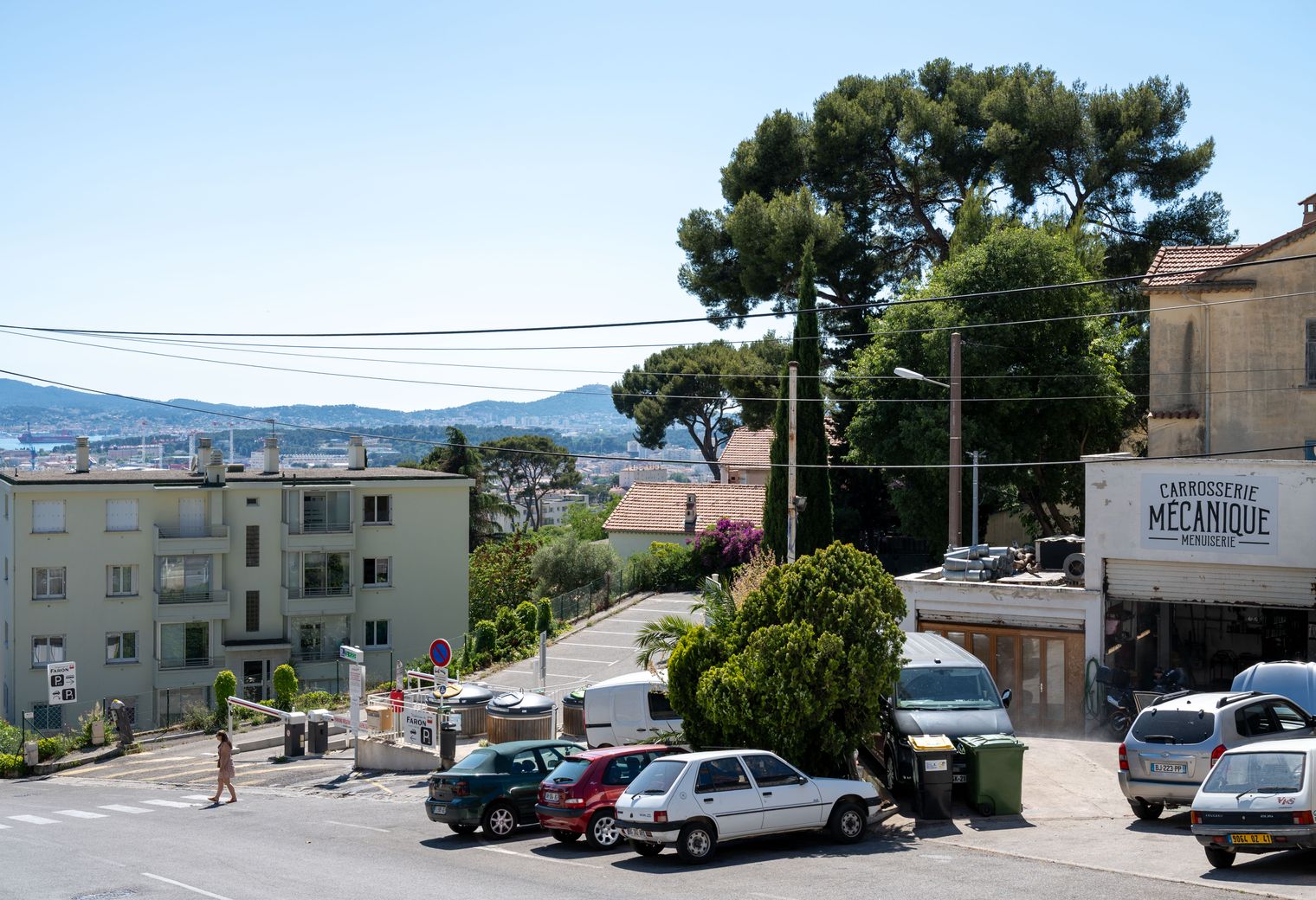 Wickford — professional movers carrying furniture on a house move