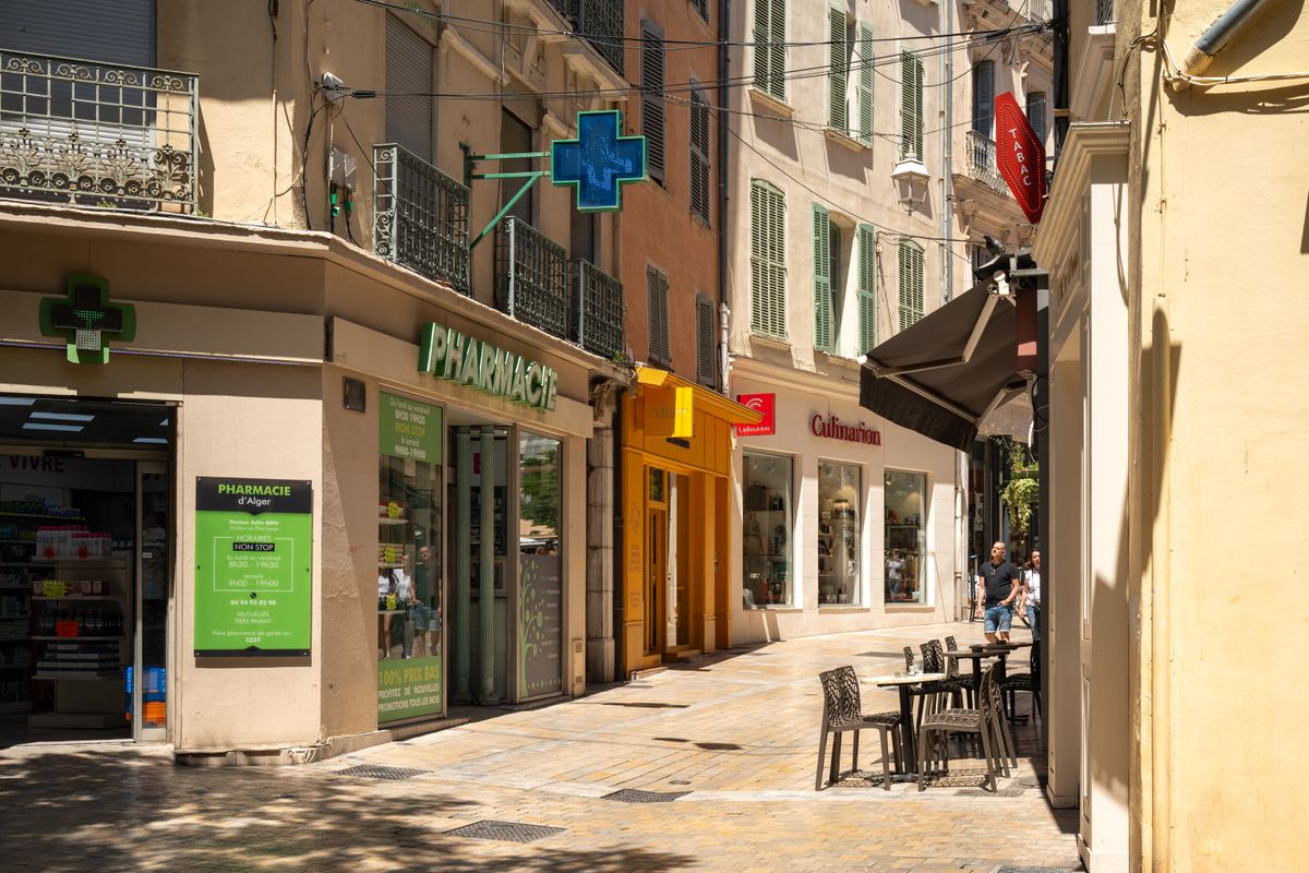 Les restaurants insolites à découvrir en France - Restaurants souterrains : dîner dans une grotte ou une cave troglodyte