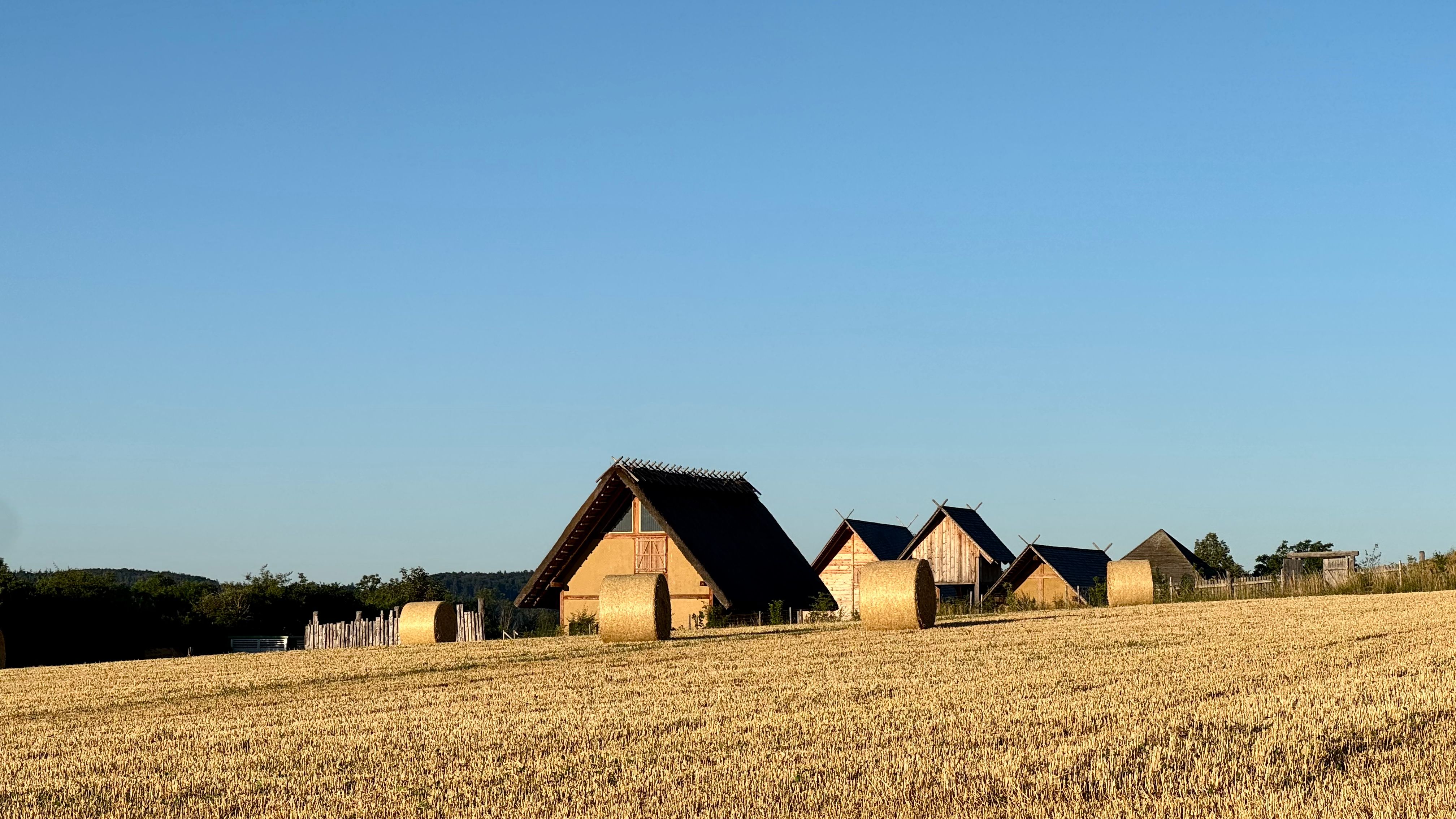 Ländliche deutsche Landschaft mit Feldern