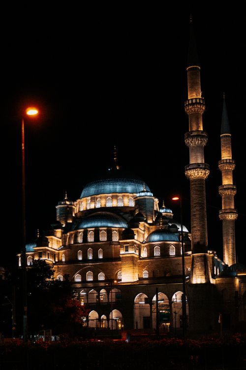 Free A beautiful historical mosque in Istanbul illuminated against the night sky. Stock Photo