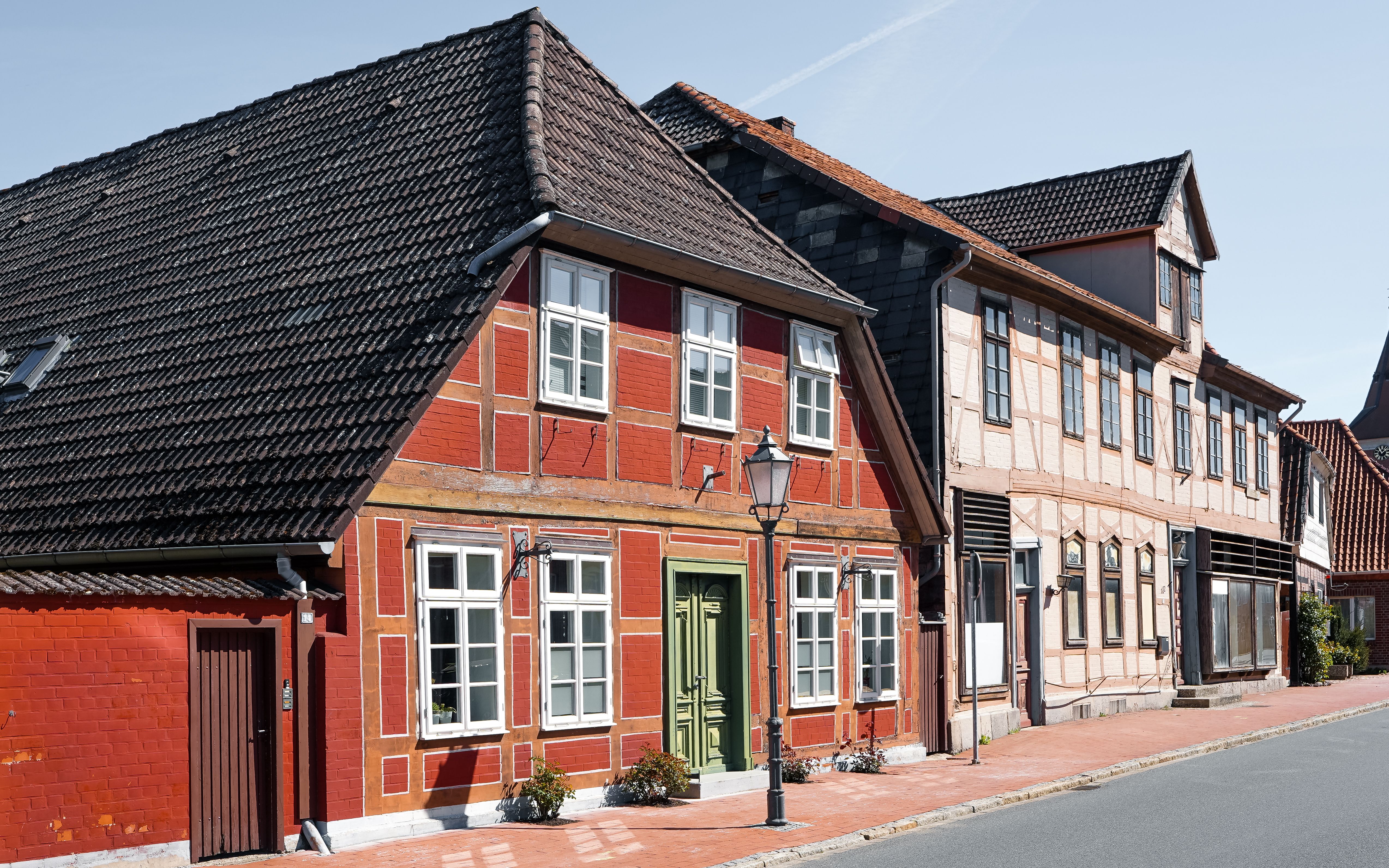 Historisches Stadtbild mit traditioneller Architektur