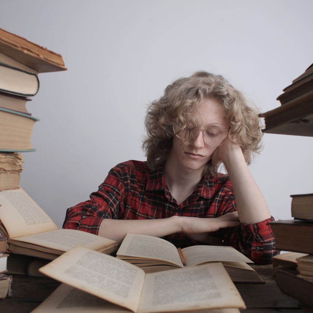 Glusburn — student move with boxes and a van