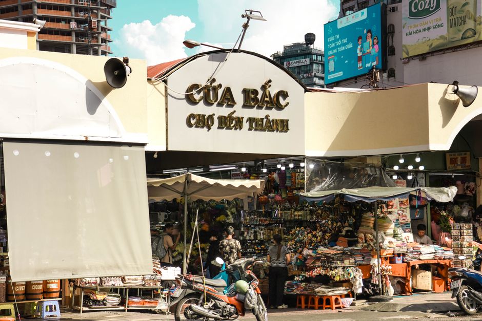 Khách Sạn Gần Chợ Bến Thành: Bí Mật Dân Địa Phương