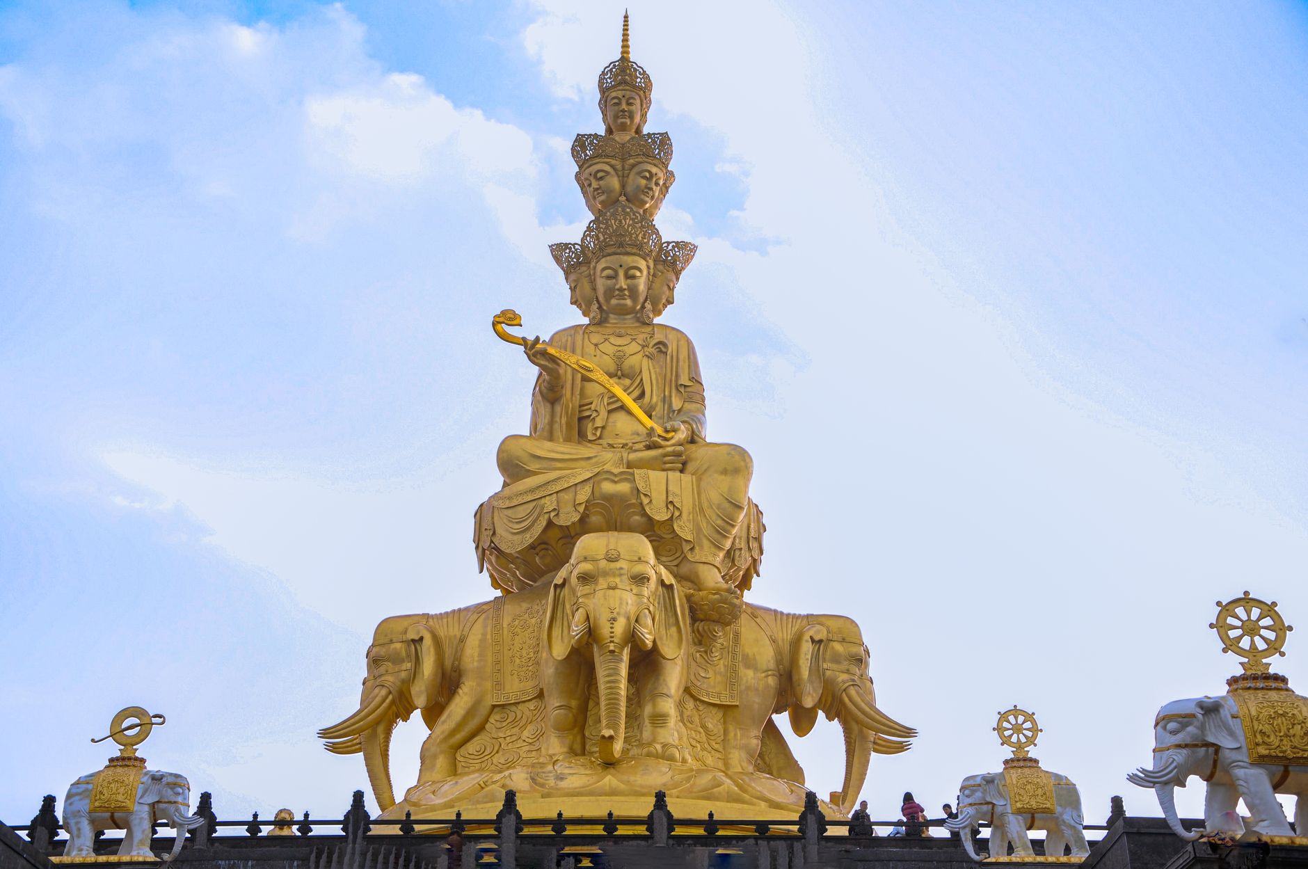 Popular sights in Emeishan City Landmarks in Emeishan City