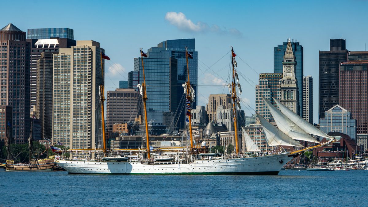Best Holiday Giveaways in Boston, MA: 2026 Local Guide