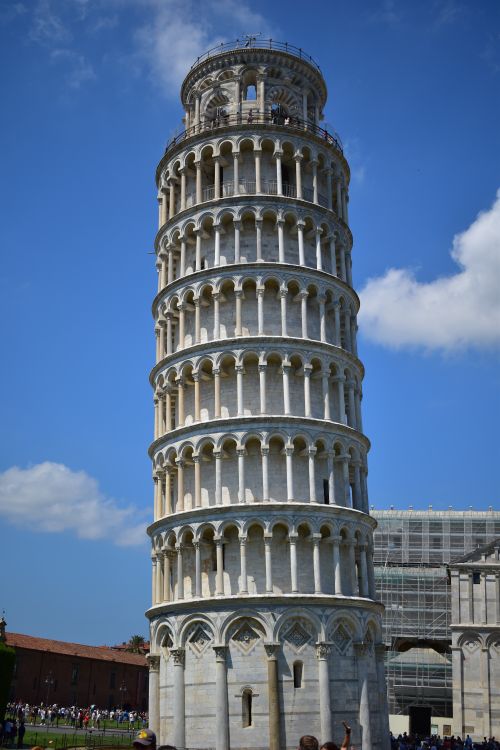 Free Iconic Leaning Tower of Pisa in Tuscany, Italy, captured on a sunny day. Stock Photo