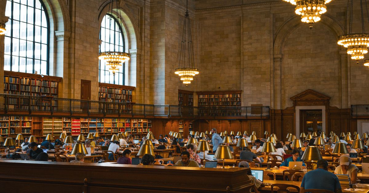 How to Build a Strong CV for Scholarship and Fellowship Applications