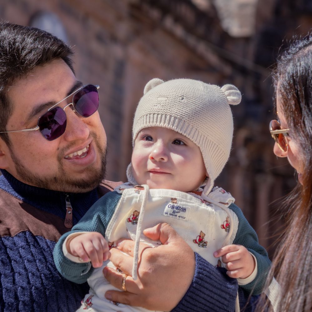 Skelmorlie — professional movers carrying furniture on a house move