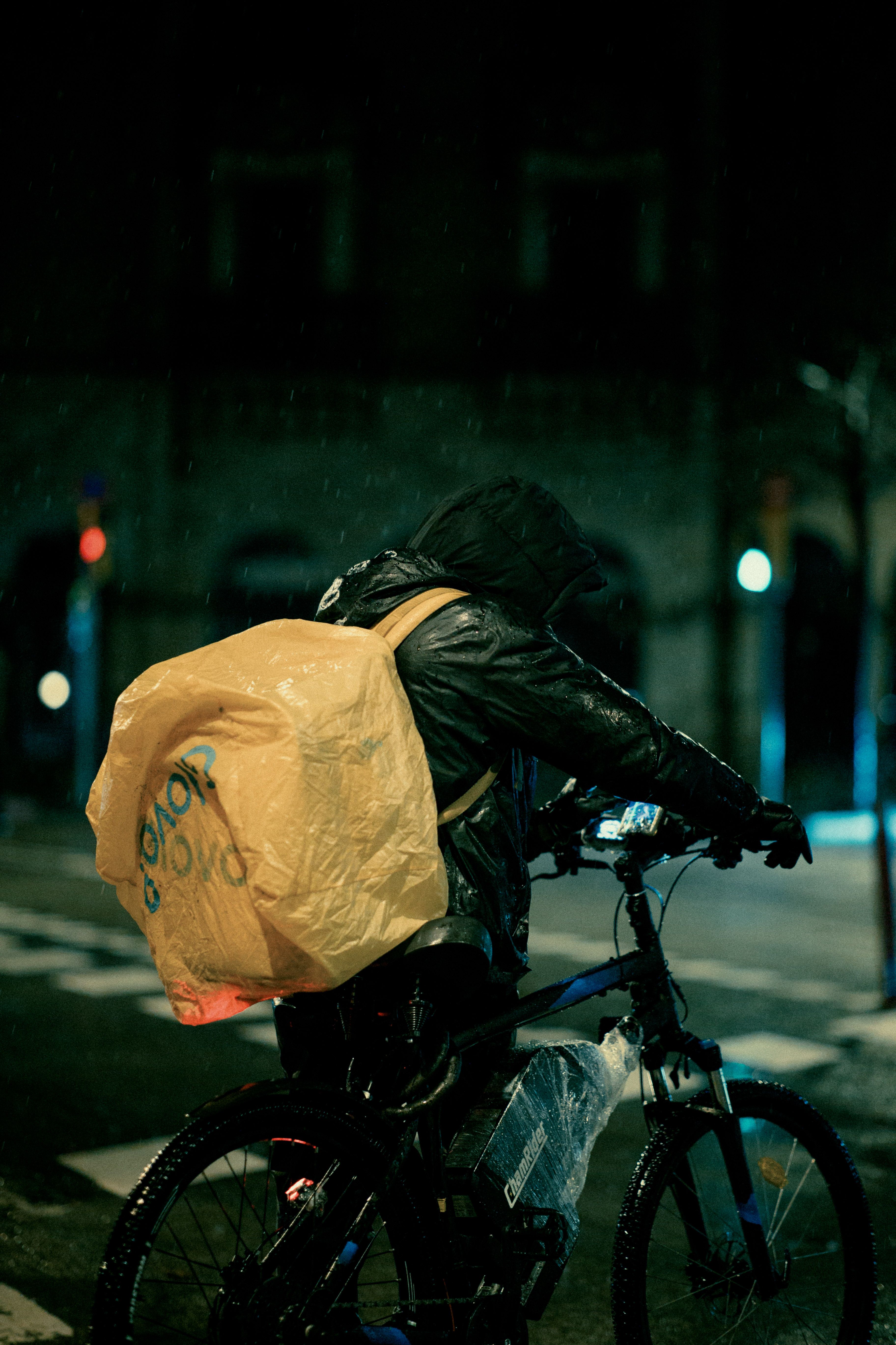 Comment choisir son VAE pour affronter la pluie en 2026 - illustration