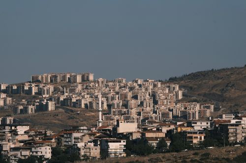 Free Scenic view of modern residential apartments on a hill in İzmir, Türkiye. Stock Photo