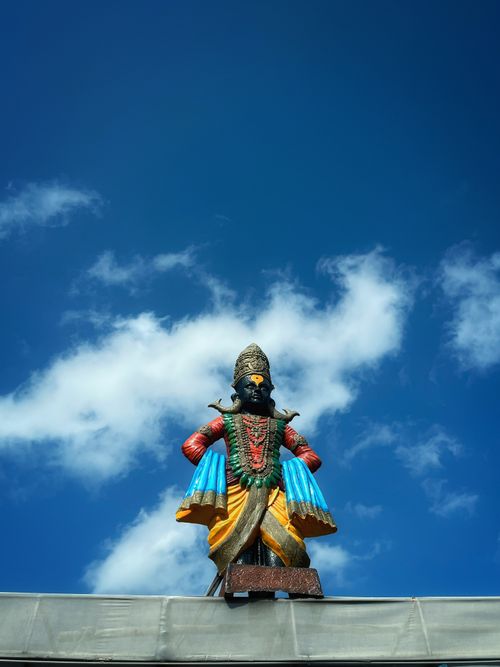 Free Vibrant statue with blue skies in Satara, India. Stock Photo