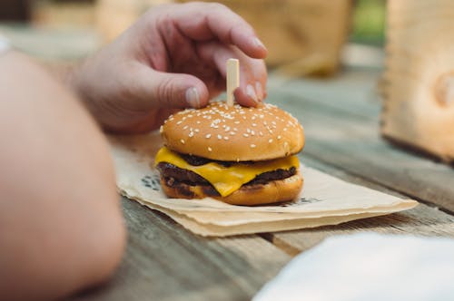 cheeseburger, Fast food, Gıda içeren Ücretsiz stok fotoğraf