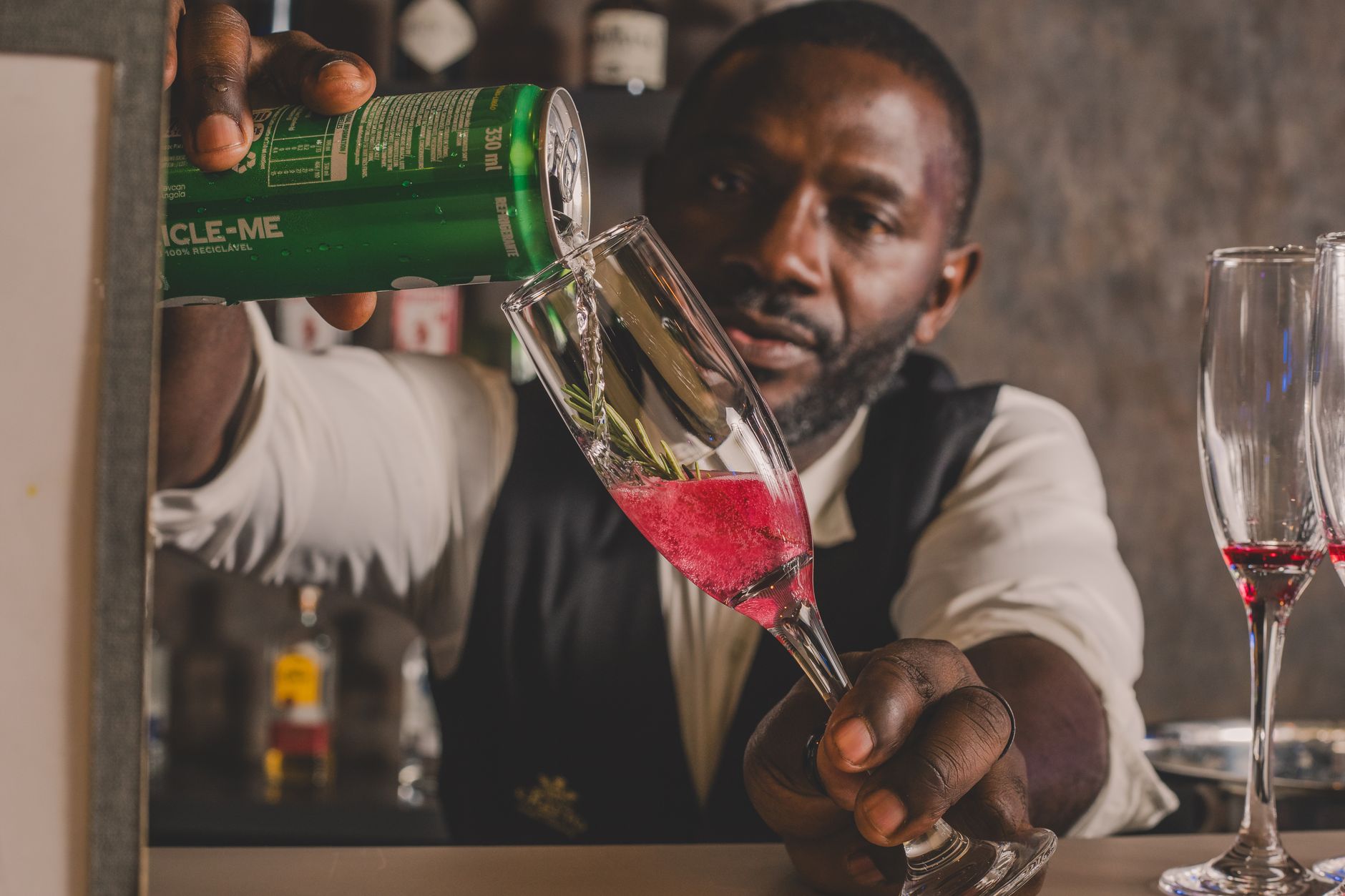 Ready to Drink Cocktails Transform Beverage Retail as Convenience Outpaces Craft Mixology