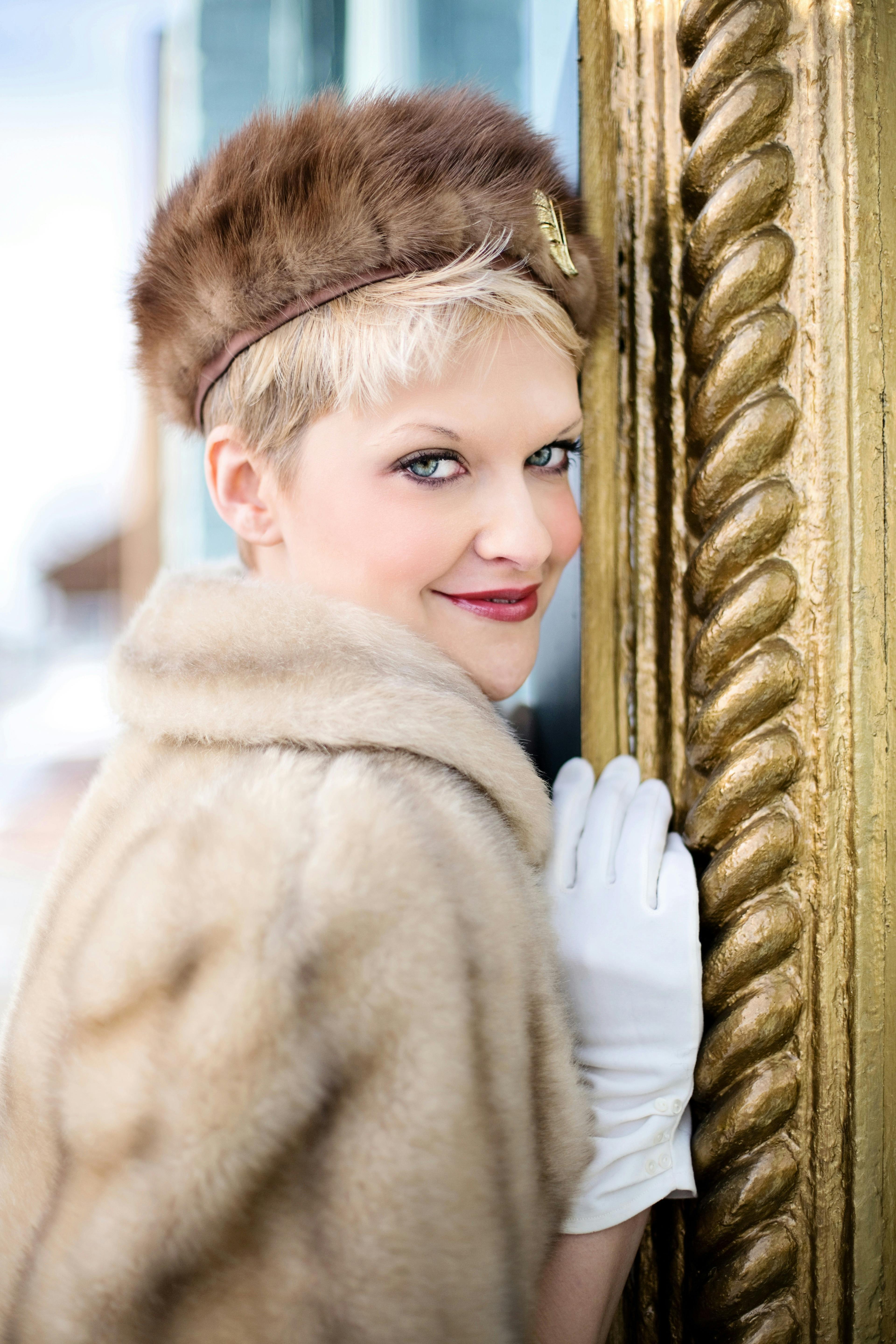 brown fur gloves