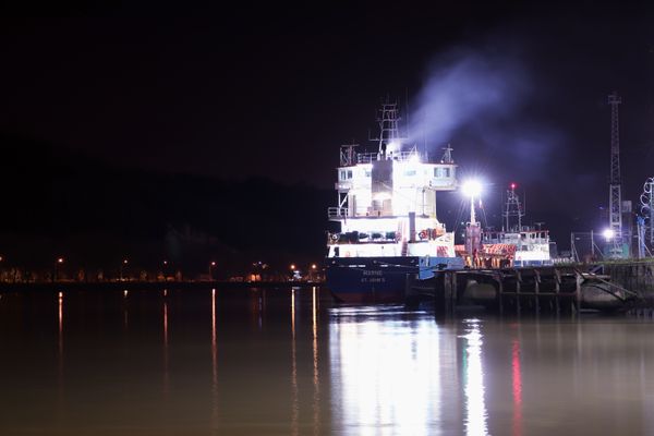 Petroleum Refinery Business for Sale: Best Guide 2026 3 Petrochemical processing plant facility workers inside petroleum refinery business for sale