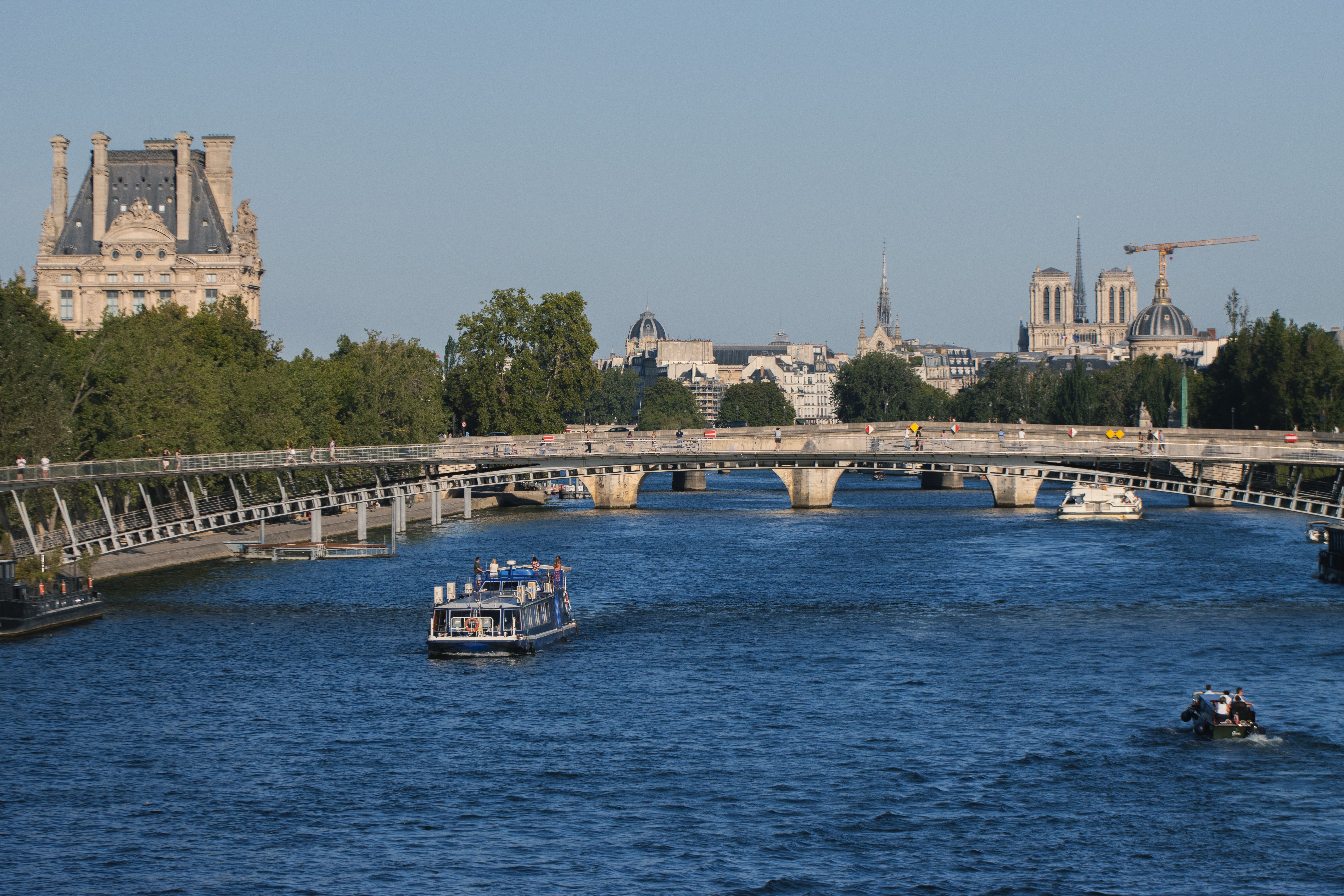 Illustration de l'article : Pourquoi certaines destinations deviennent soudain incontournables… et ce que cela dit vraiment de notre manière de voyager