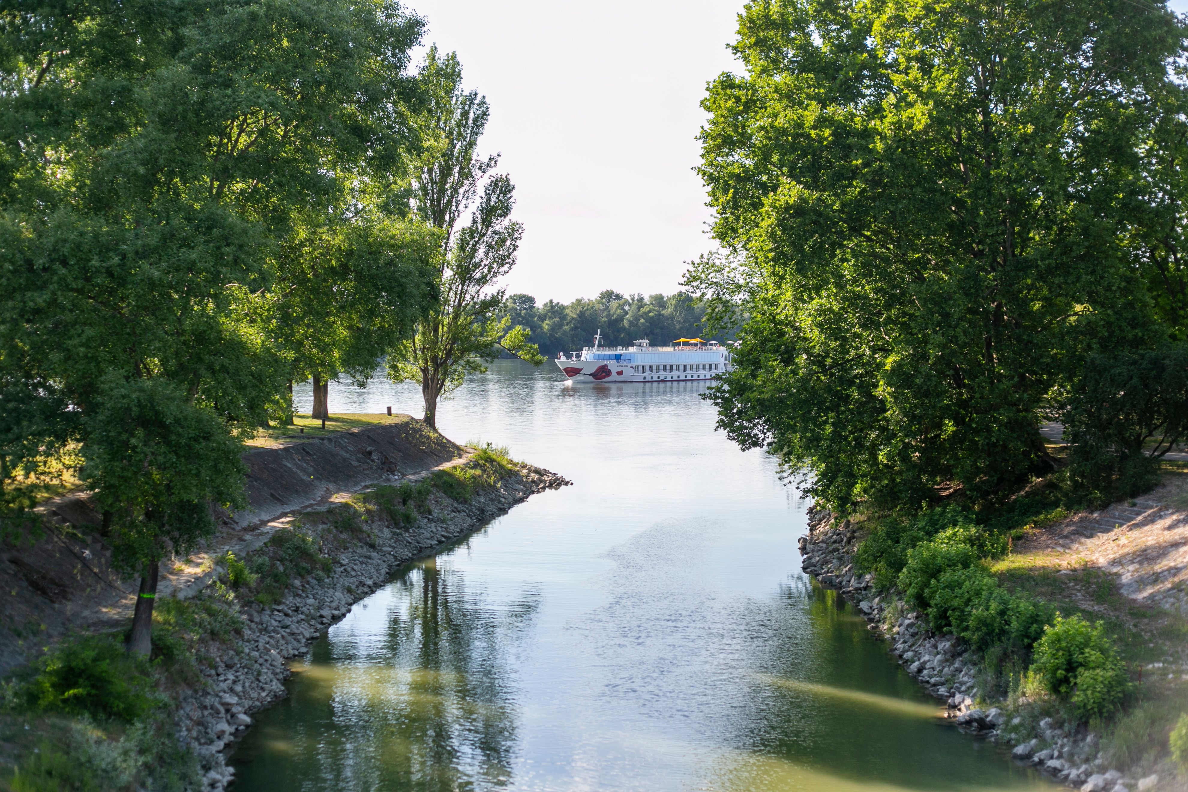 Danube's record low levels force shutdown of Hungary's only nuclear plant